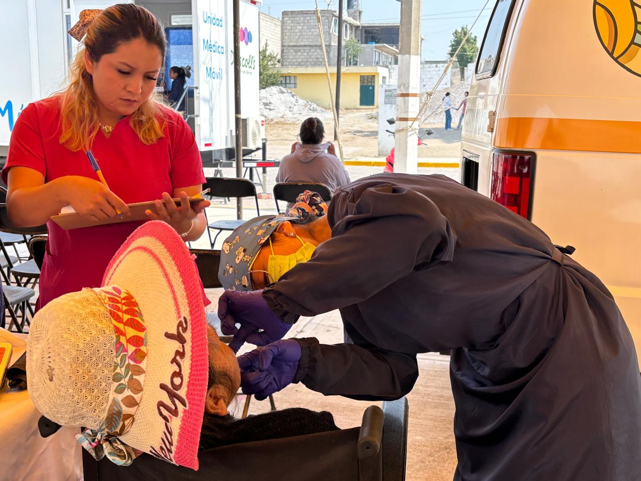 Llega a colonia El Valle la Caravana de Salud y Servicios del DIF Huamantla